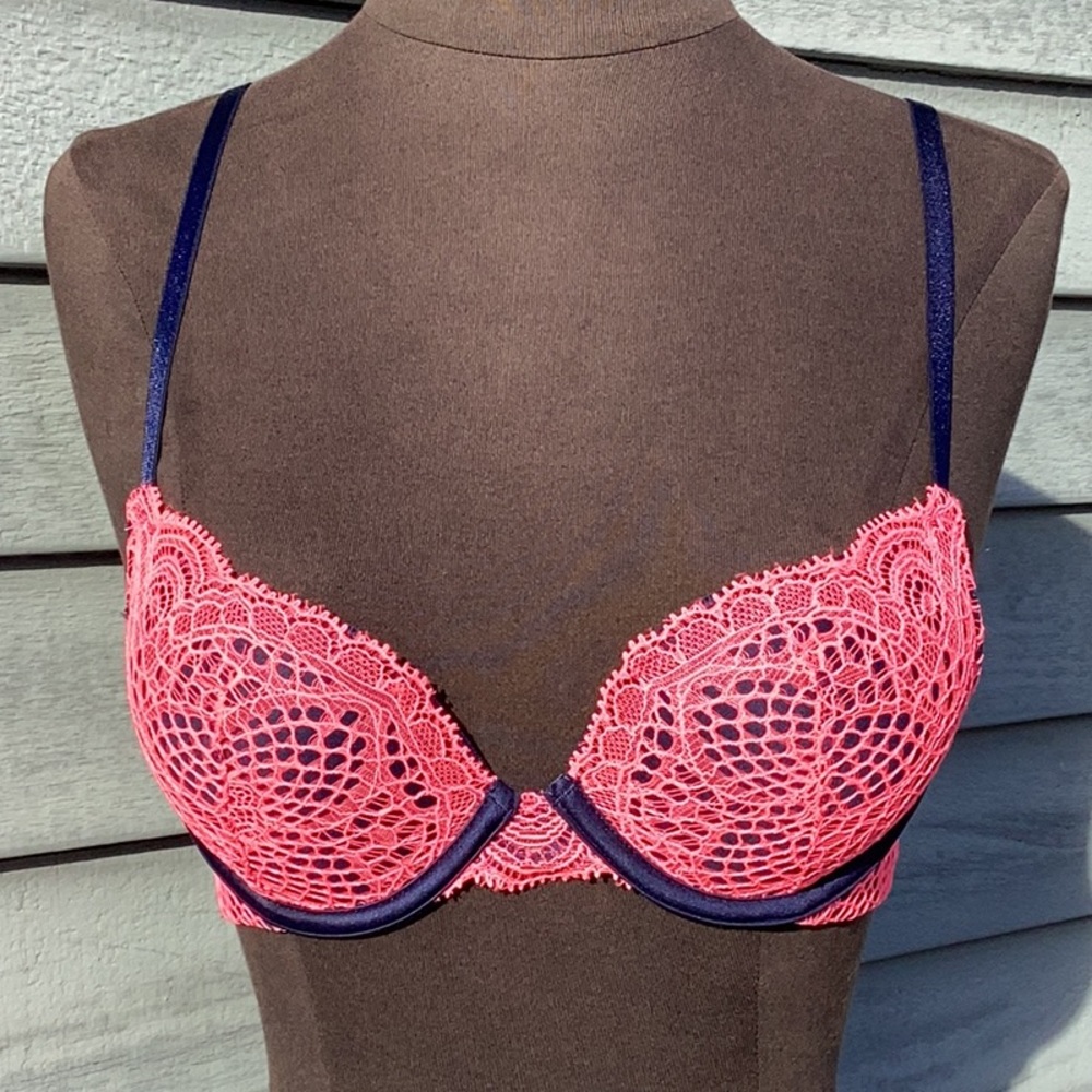 Victoria’s Secret Very Sexy Push Up Pink Open Lace Overlay Navy Trim Bra 34A